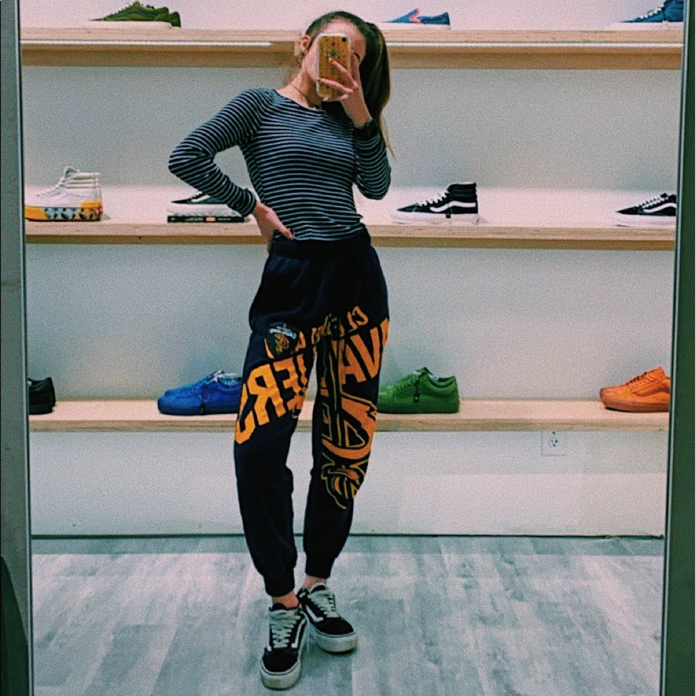 Meet your Posher, Eva